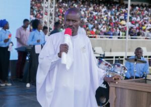 Kenyan police arrested a famous televangelist and closed his Indian Ocean church after many deaths